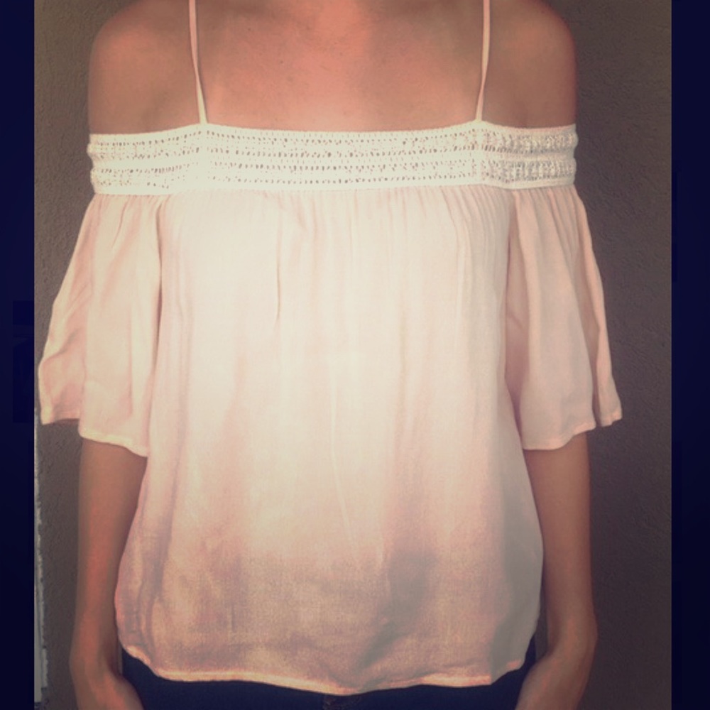 ☀️Light pink off the shoulder blouse